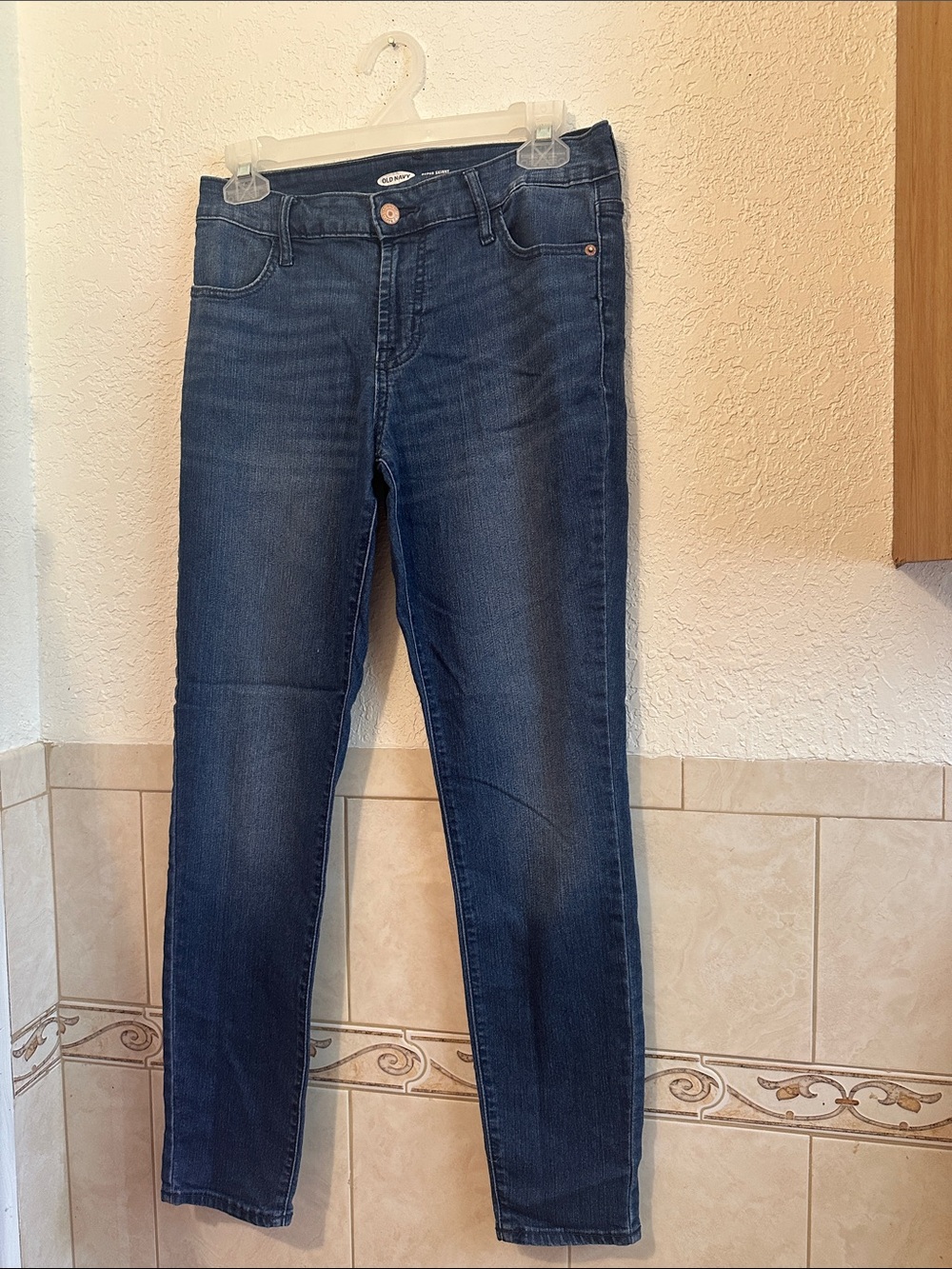 Old Navy Super Skinny Jeans in Dark Blue Wash